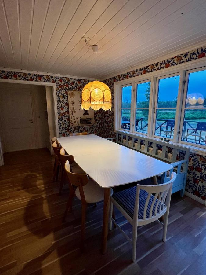 Idylliskt Hus Med Sjoeutsikt. Villa Östhammar Exteriör bild