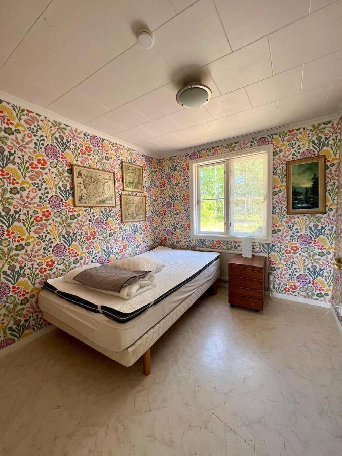 Idylliskt Hus Med Sjoeutsikt. Villa Östhammar Exteriör bild